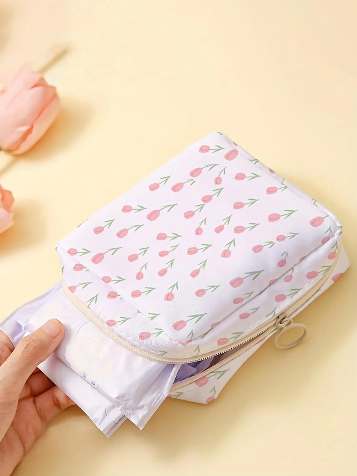 Floral Pattern Sanitary Napkin Storage Bag, Lightweight Tissue Bag for Women's Products, Travel Cosmetics Storage Box, Organizational Zipper Storage, Resealable Zipper Pouch, Lightweight Organizer, Zipper Pouches For Organizing