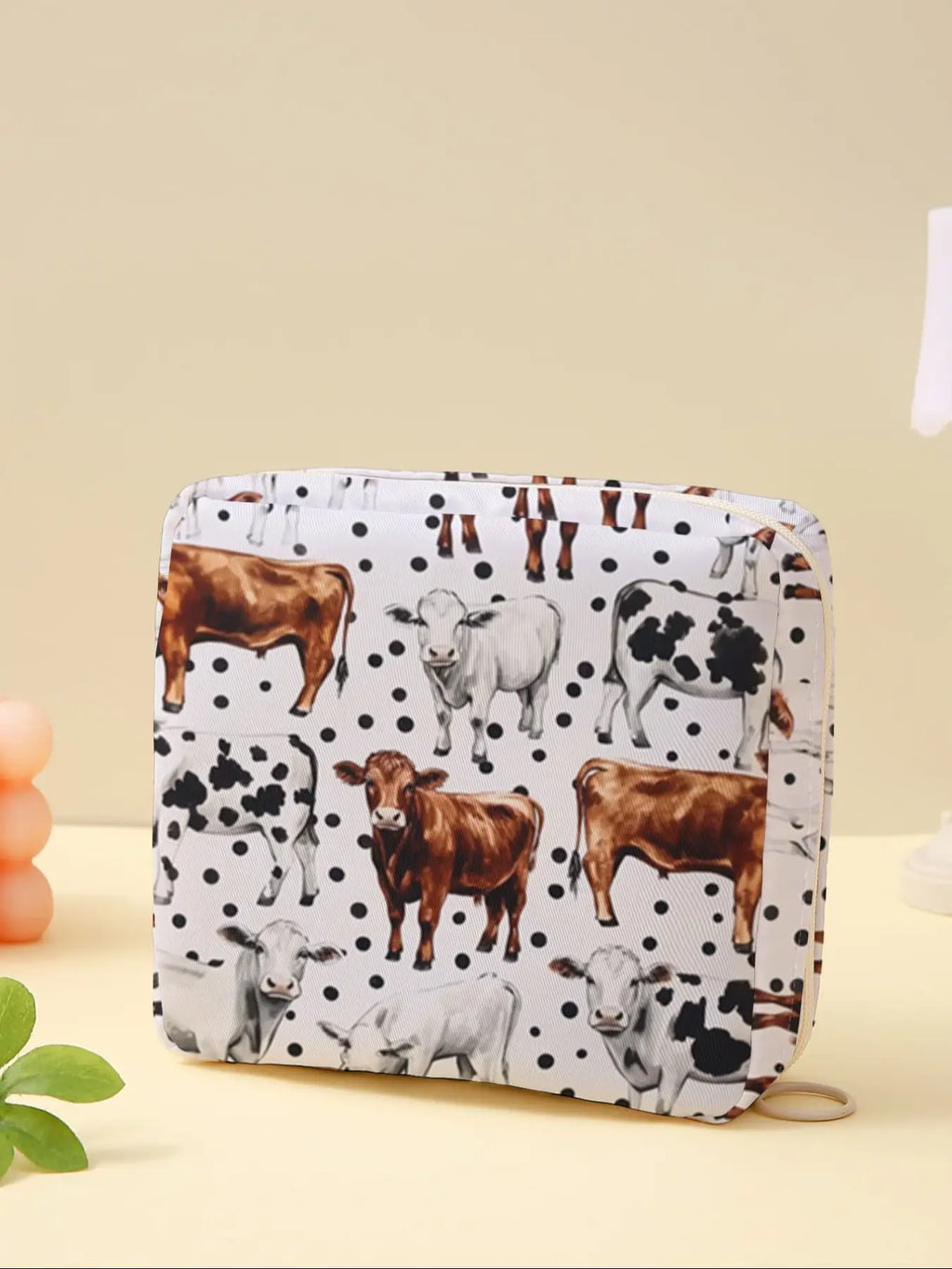Portable Cow Pattern Sanitary Pad Multifunctional Storage Bag, Lightweight Women's Organizer, Travel Cosmetic Box, Cute Random Print, All Seasons, Storage Tote