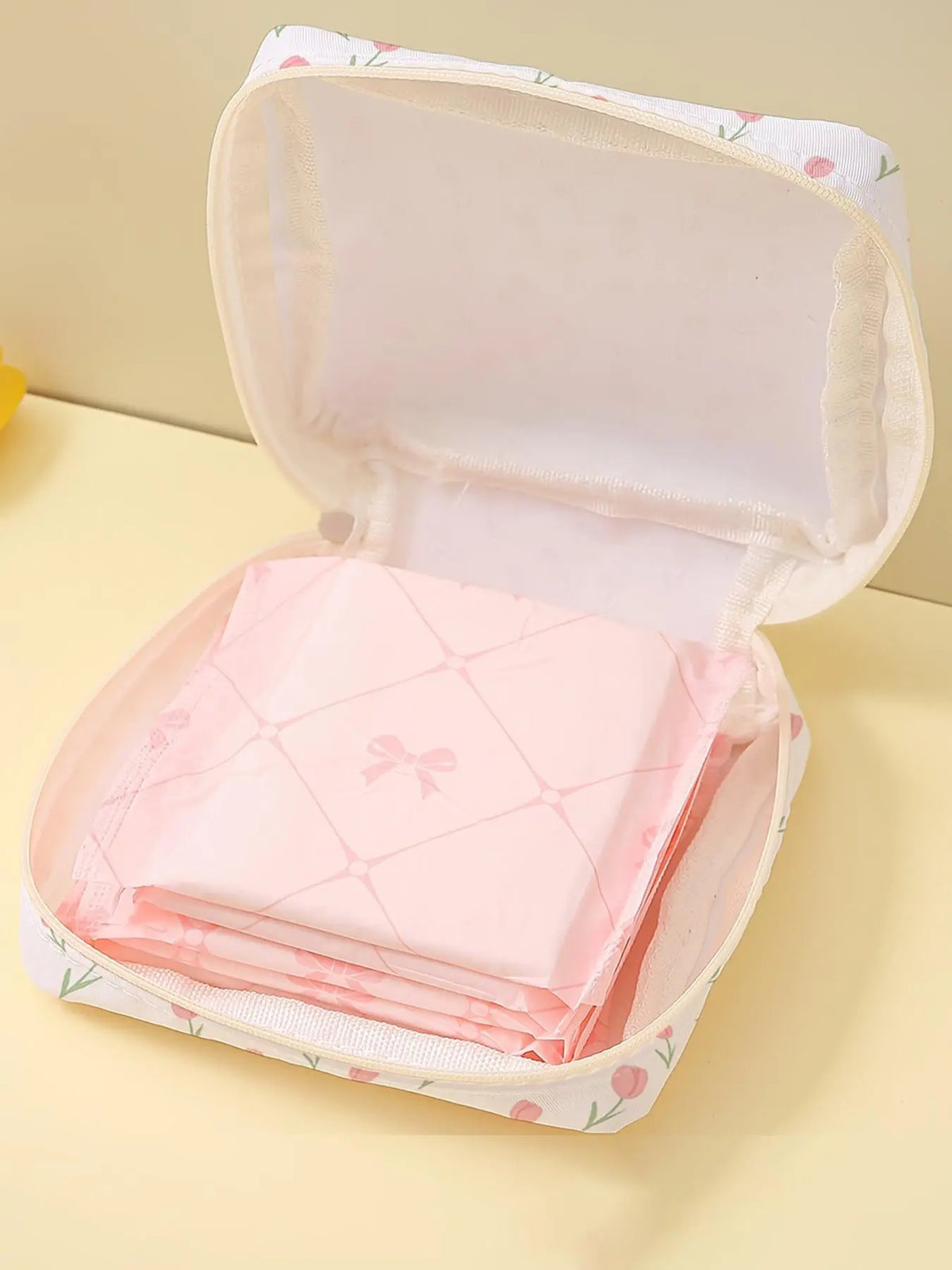 Floral Pattern Sanitary Napkin Storage Bag, Lightweight Tissue Bag for Women's Products, Travel Cosmetics Storage Box, Organizational Zipper Storage, Resealable Zipper Pouch, Lightweight Organizer, Zipper Pouches For Organizing