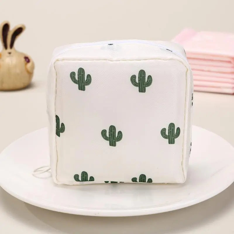 Cartoon Pattern Sanitary Napkin Storage Bag, 1 Count Portable Menstrual Pad Pouch Organiser, Small Zipper Space-Saving Bag for Outdoor Travel and Home, Organizing Supplies Portable Travel Organizer #GLOBAL PICKS
